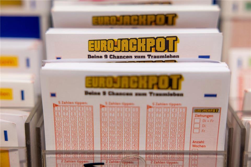 Eine unbekannte Person tippte vor drei Jahren im Eurojackpot die zweithöchste Gewinnklasse - und hat das Geld bis heute nicht abgeholt. (Symbolbild)Thomas Banneyer/dpa
