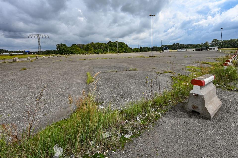 Eine ungenutzte, betonierte Fläche versiegelt den Boden. (Symbolbild)Patrick Pleul/dpa-Zentralbild/dpa