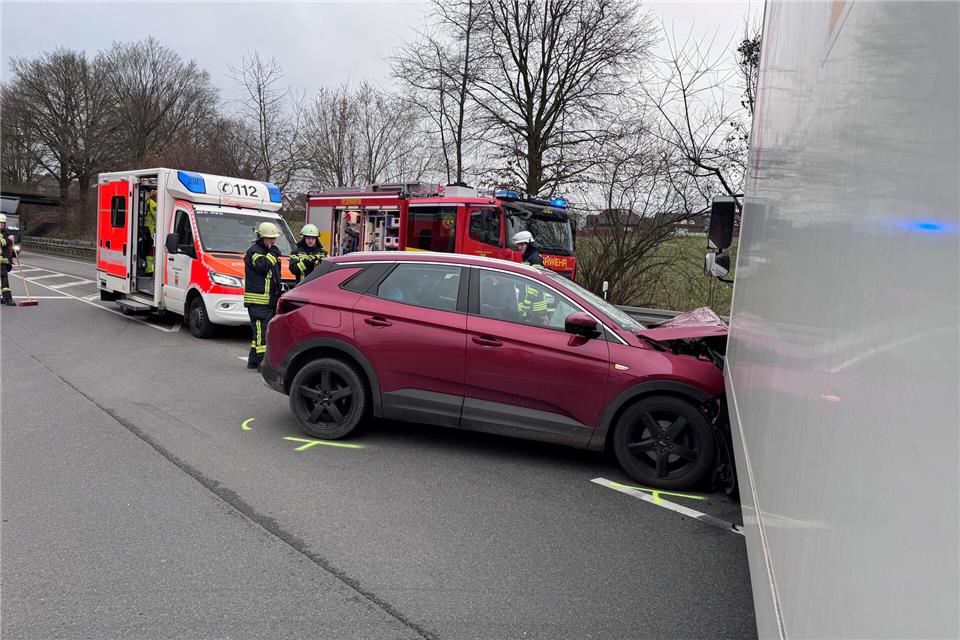 Verkehrsunfall mit zwei Fahrzeugen in Bahnhof Reken Eine verletzte Person musste ins Krankenhaus gebracht werden.