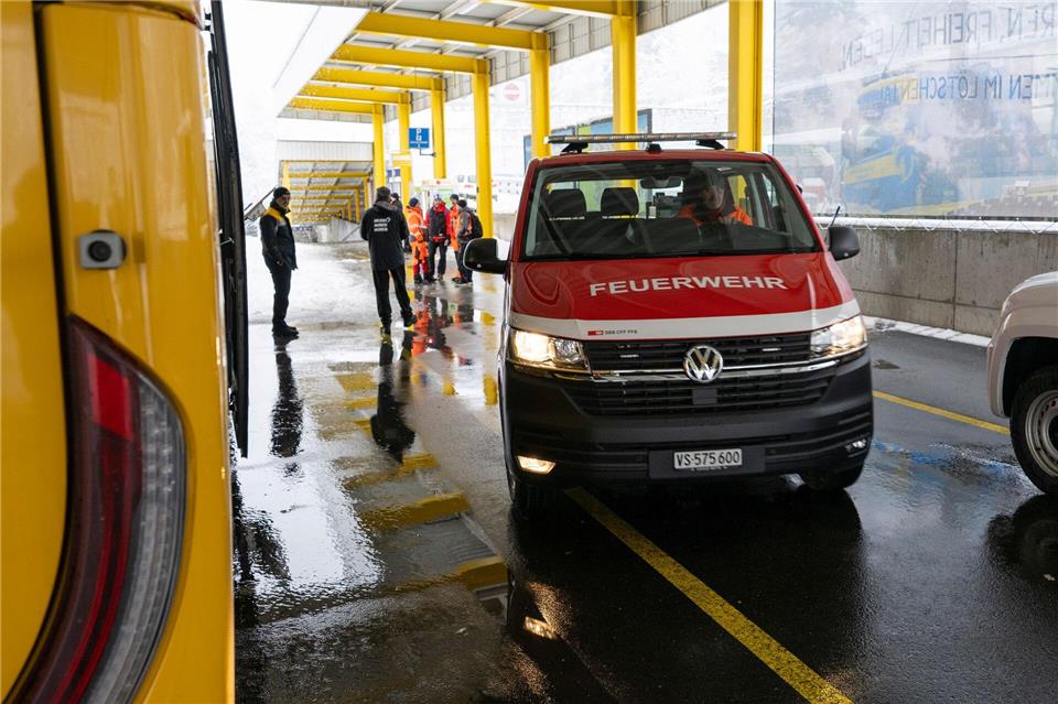 Eine verletzte Person musste zur Behandlung ins Krankenhaus.Peter Schneider/KEYSTONE/dpa