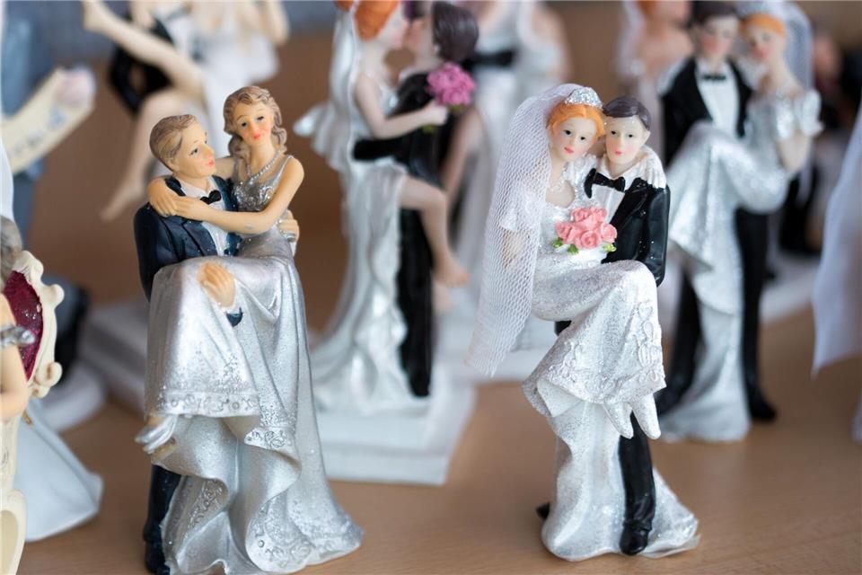 Einem Brautpaar in Wesel wurden die Geschenke aus einem geparkten Auto gestohlen. (Symbolbild)Jens Büttner/dpa-Zentralbild/ZB