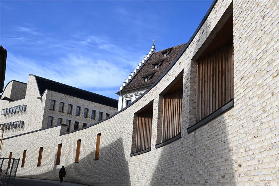 Einem Pfarrer aus der Diözese Rottenburg-Stuttgart wird sexuelle Belästigung vorgeworfen. (Symbolbild)Bernd Weißbrod/dpa