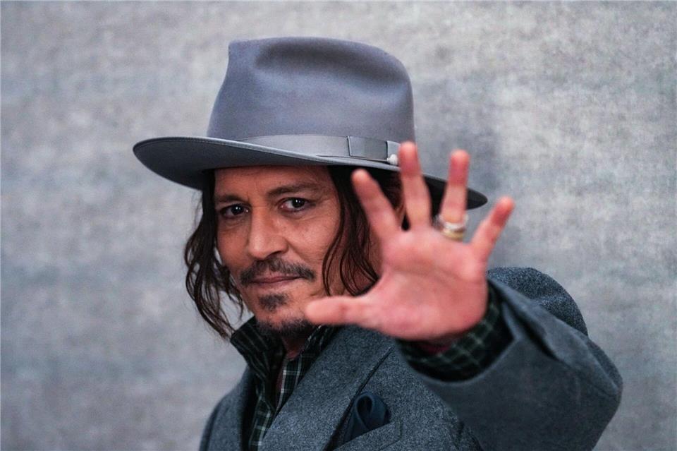 Einen Monat lang präsentieren die Art Gallery Wiesbaden und die Galerie Bilder Fuchs in Fulda Kunstwerke von Johnny Depp. (Archivbild)Thibault Camus/AP/dpa