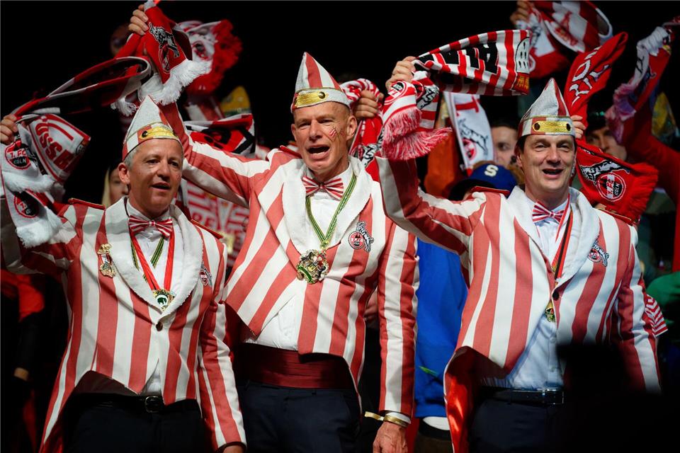 Einen Monat nach Karneval herrscht Katerstimmung auch beim Vize-Präsidenten Ulf Sobek (r.) (Archivbild)Henning Kaiser/dpa