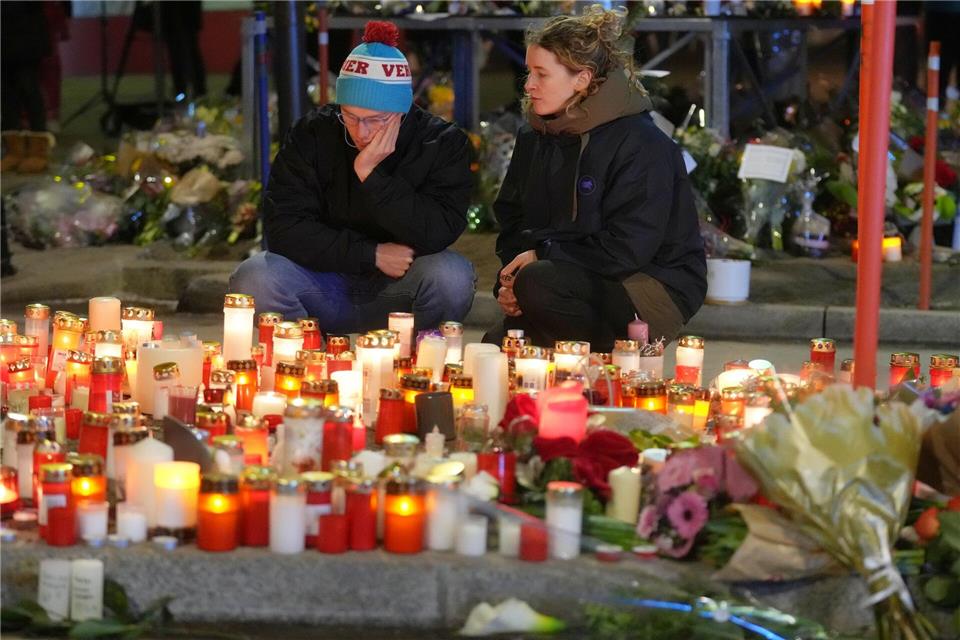 Einen Monat nach dem Inferno in Crans-Montana ist ein 18-Jähriger im Krankenhaus gestorbenAntonio Calanni/AP/dpa