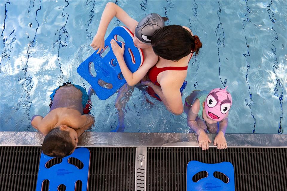 Einen Platz im Schwimmkurs zu ergattern ist nicht leicht. (Archivbild)Sven Hoppe/dpa