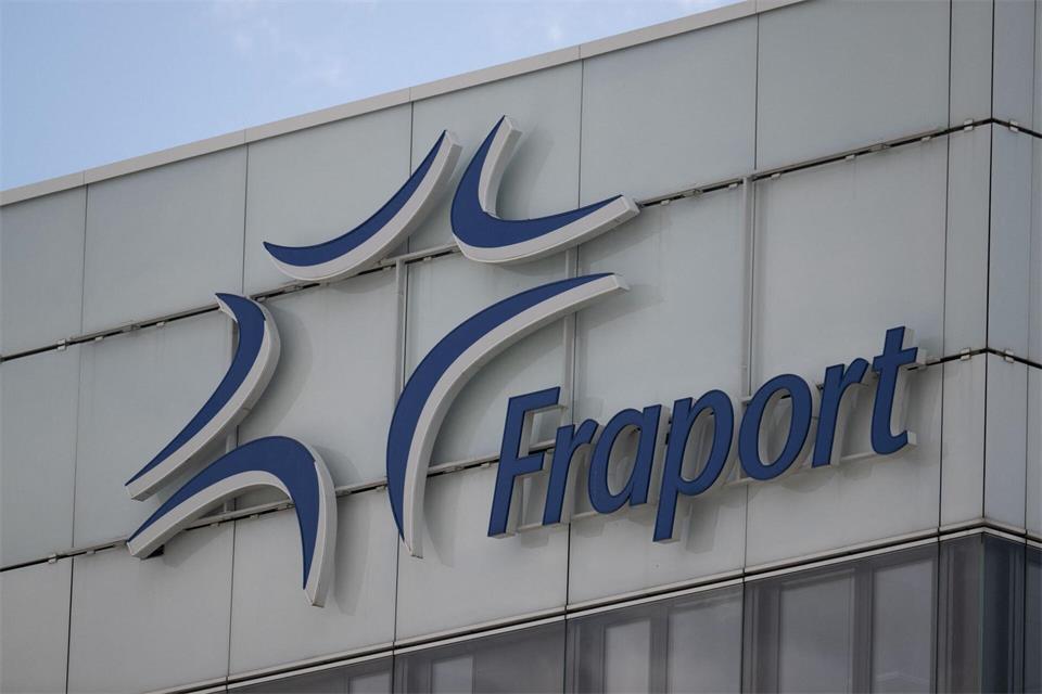 Einen Sondereffekt von rund 24 Millionen Euro hat die Fraport AG mit dem Verkauf einer Beteiligung erzielt. (Symbolbild) Boris Roessler/dpa