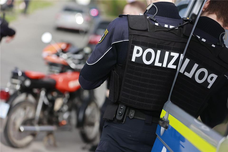 Einen Tag widmete sich die Polizei im Schwerpunkt der Kontrolle von Zweiradfahrern - das Ergebnis zeigt, auch hier werden im Verkehr viel zu oft die Regeln gebrochen. Oft mit schlimmen Folgen. (Illustration)Matthias Bein/dpa
