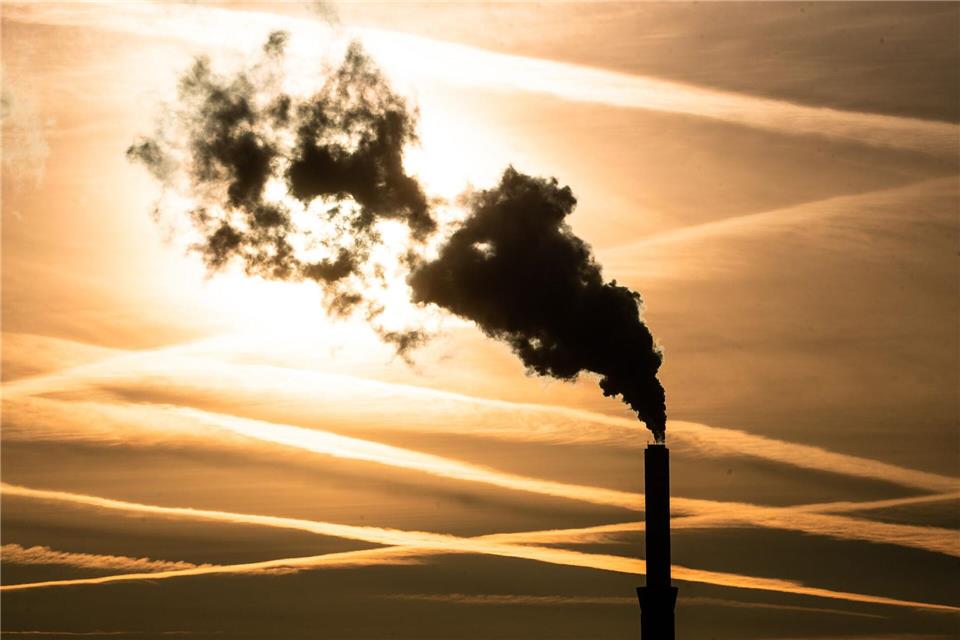 Einer Prognose von Wissenschaftlern zufolge stößt Baden-Württemberg 2030 noch zu viel CO2 aus, um seine Klimaziele zu erreichen. (Symbolbild)Christoph Schmidt/dpa