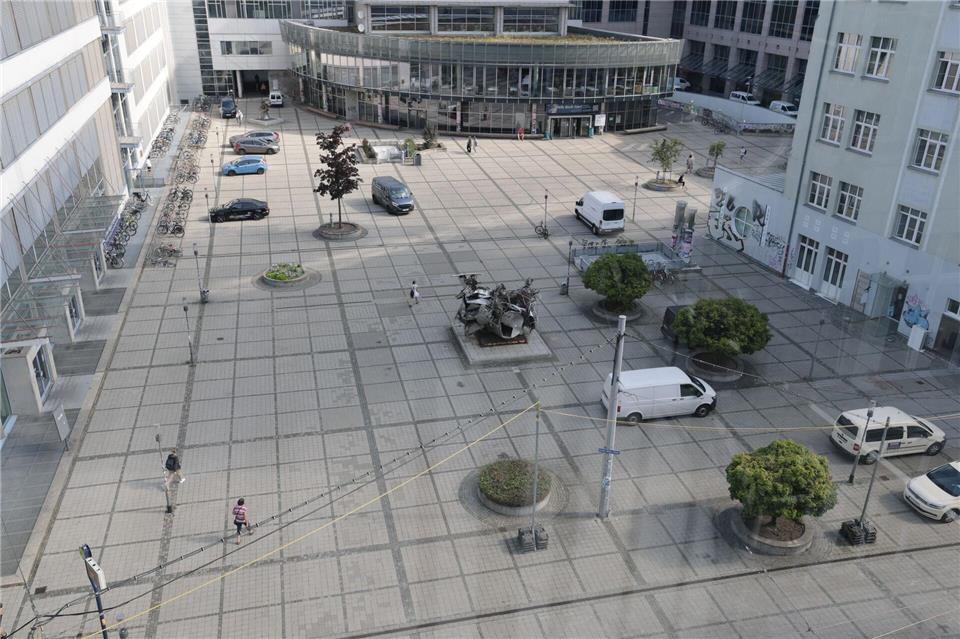 Einer der Hitzehotspots in Jena ist der Ernst-Abbe-Platz.Bodo Schackow/dpa