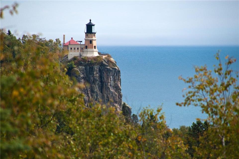 Einer der am meisten fotografierten Leuchttürme der USA: Split Rock Lighthouse wacht nordöstlich von Duluth über dem Lake Superior.Christian Röwekamp/dpa-tmn