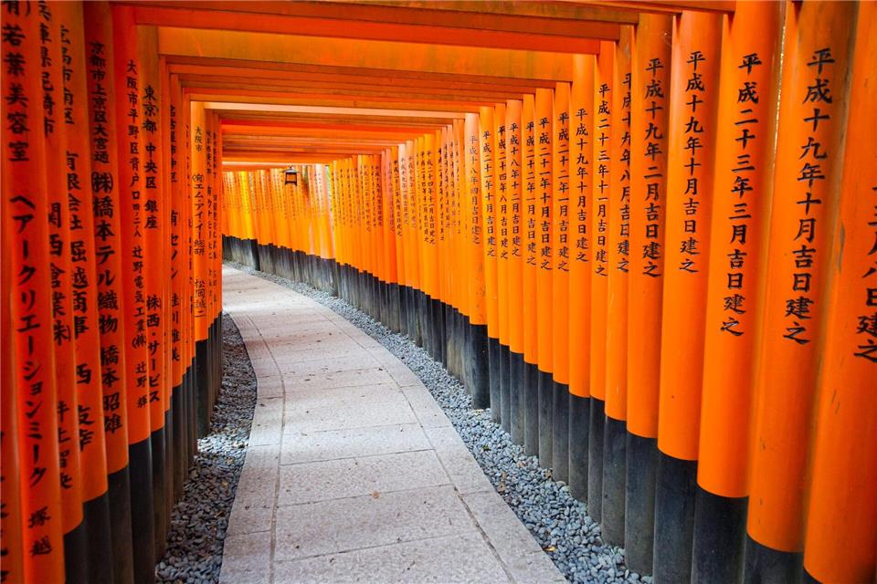 Einer der berühmtesten und ältesten Schreine in Japan: der Fushimi Inari Shrine in Kyoto. Er datiert auf das 10. Jahrhundert.Everett Kennedy Brown/epa/dpa-tmn