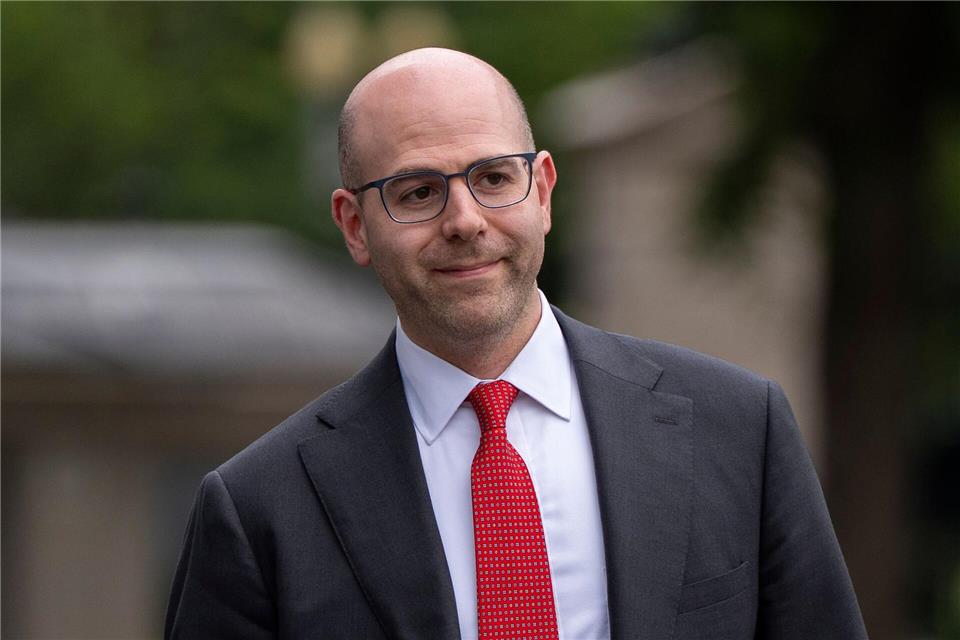 Einer der wenigen, die nicht an eine Korrelation zwischen Zöllen und Inflation glaubt: Trump-Berater Stephen Miran. (Archivfoto)Alex Brandon/AP/dpa