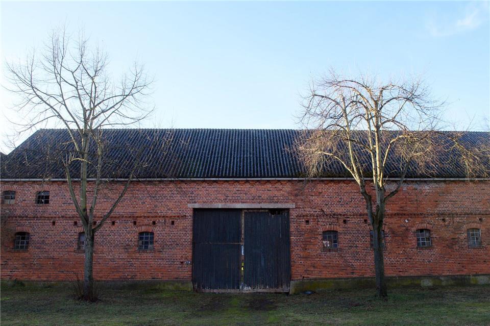 Eingang zum Vier-Seiten-Hof, auf dem der Film gedreht wurde: Das Grundstück ist für Touristen nicht zugänglich.Klaus-Dietmar Gabbert/dpa