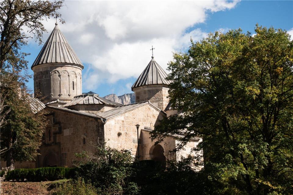 Eingebettet ins Grün des Nordens: Kloster Haghartsin.Andreas Drouve/dpa-tmn