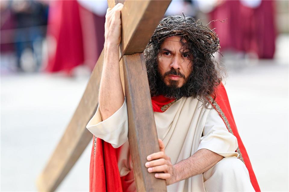 Eingewanderte aus Italien brachten nach Angaben der Stadt ihre Tradition des Passionsspiels mit an die Bergstraße.Uwe Anspach/dpa