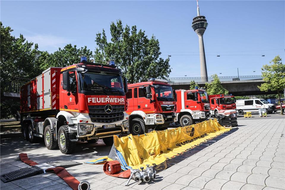 Einige Fahrzeuge für den Katastrophenschutz wurden speziell für den Einsatz in NRW konzipiert. Oliver Berg/dpa