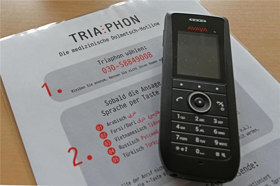 Einige Krankenhäuser setzen auf telefonische Dolmetschdienste, um Missverständnisse im Klinikalltag zu vermeiden.David Hammersen/dpa