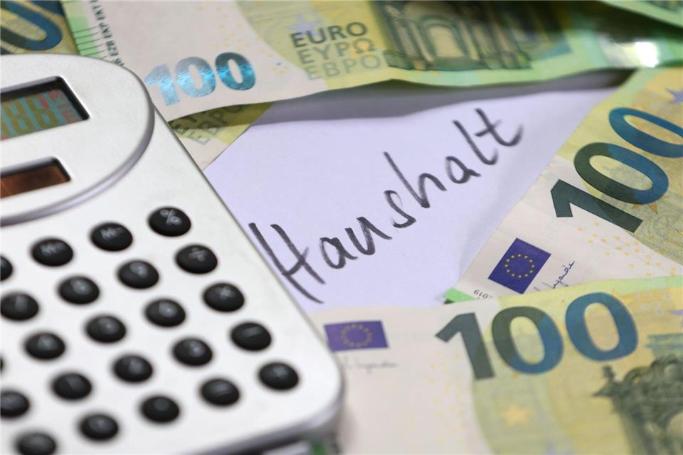 Mehr als Drittel der Vollzeitkräfte erhält unter 3.500 Euro Einkommen im unteren Bereich gehören für viele Menschen in Hessen zum Alltag. (Symbolfoto)Karl-Josef Hildenbrand/dpa