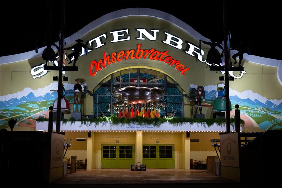 Einmal mehr hat ein Gericht dem überteuerten Zweitverlauf von Wiesn-Plätzen einen Riegel vorgeschoben. (Archivbild)  Sven Hoppe/dpa