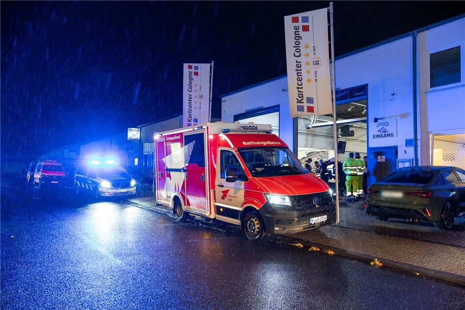 Einsatz an Kölner Kartbahn wegen Kohlenmonoxid.Jan Ohmen/dpa
