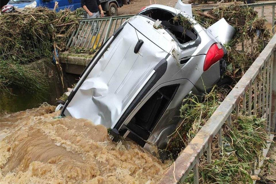 Einsatz in der Region Weilerswist: Dieses Bild der Verwüstung bot sich den Feuerwehrleuten aus Raesfeld.