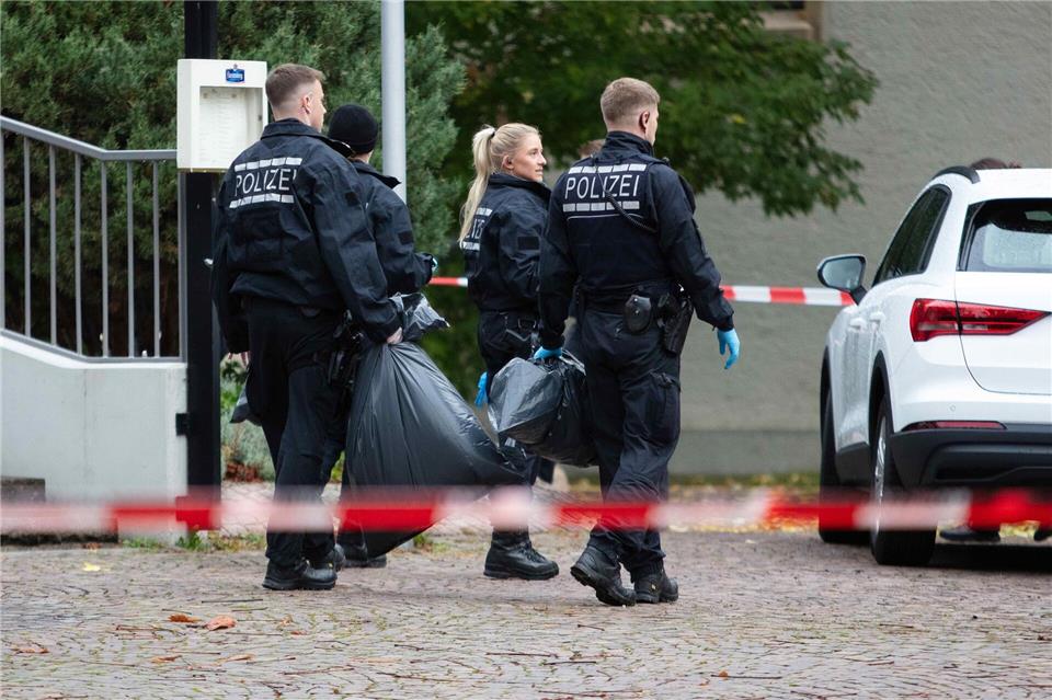 Einsatzkräfte fanden mehrere Hinweise am Tatort auf den nun Verurteilten. (Archivbild)Jose Villacreses/swd-medien/dpa
