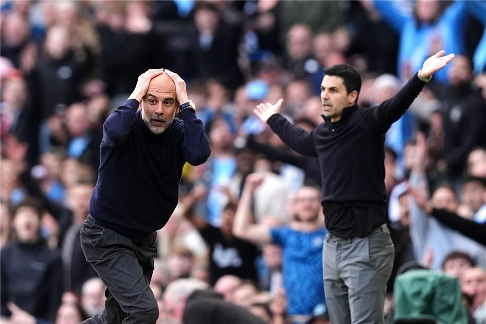 Einst Kollegen, jetzt Rivalen: Man-City-Trainer Pep Guardiola und sein einstiger Assistent, Arsenal-Coach Mikel Arteta.Martin Rickett/PA/AP/dpa