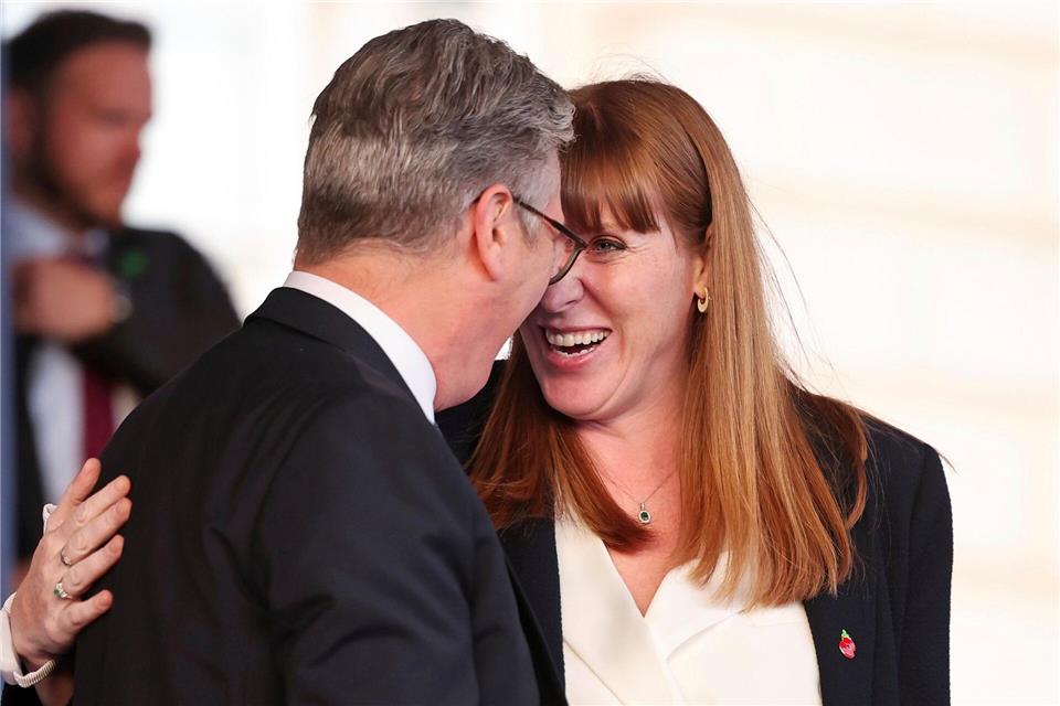 Einst demonstrierten der britische Premier Keir Starmer (links) und Angela Rayner (rechts) demonstrativ Geschlossenheit. Chris Jackson/Getty Pool/AP/dpa