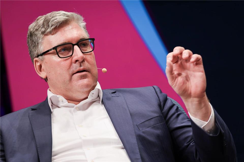 Eintracht-Boss Axel Hellmann: Wegen der Frauen-Bundesliga auf Konfrontationskurs mit dem DFB. Christian Charisius/dpa