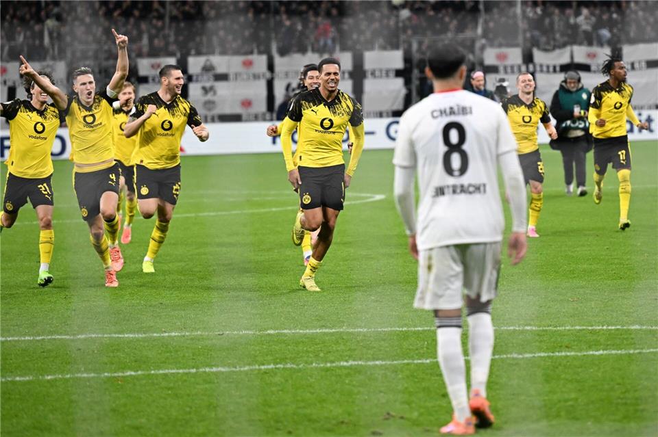 Eintracht Frankfurts Aufsichtsratssprecher Axel Hellmann fordert einen früheren VAR-Einsatz im DFB-Pokal.Arne Dedert/dpa