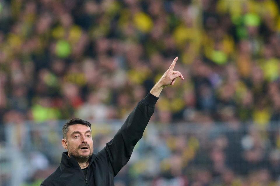 Eintracht Frankfurts Trainer Albert Riera bekommt ein mögliches weiteres Endspiel. Bernd Thissen/dpa