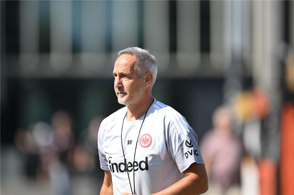 Eintracht-Trainer Adi Hütter hat die Kapitänsfrage offen gelassen.Florian Wiegand/dpa