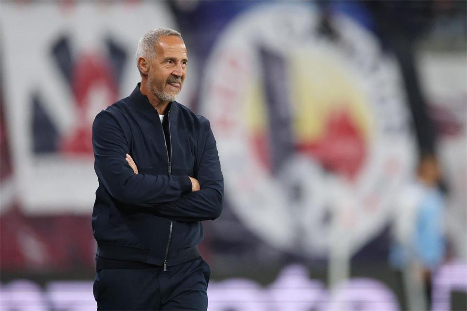 Eintracht-Trainer Adi Hütter muss die Gegentor-Flut in den Griff bekommen.Jan Woitas/dpa