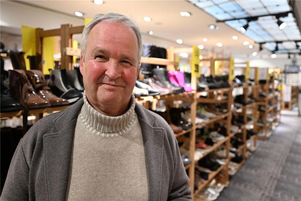 Einzelhändler Heinz-Jörg Ebert fordert als Ausgleich für Umsatzeinbußen mehr verkaufsoffene Sonntage. Michael Brandt/dpa