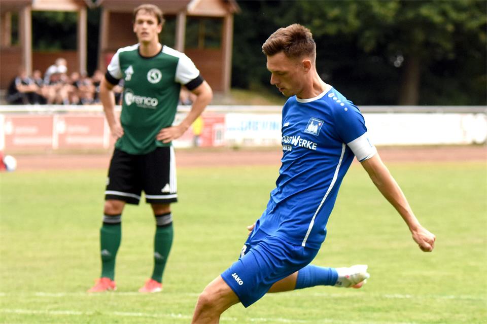 Einziger Gemener Torschütze in Burgsteinfurt: Tim Bröcking verwandelte einen Foulelfmeter zum zwischenzeitlichen 1:3.