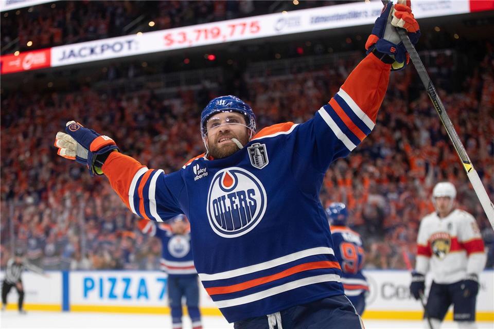 Eishockey-Superstar Leon Draisaitl war schon Deutschlands Sportler des Jahres. (Archivbild)Jason Franson/The Canadian Press via AP/dpa