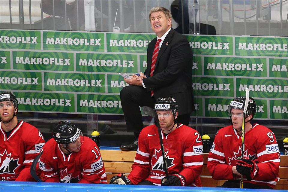 Eishockey-Trainer Bill Peters von DEL-Club Augsburger Panther ist schwer erkrankt. (Archivbild)picture alliance / dpa