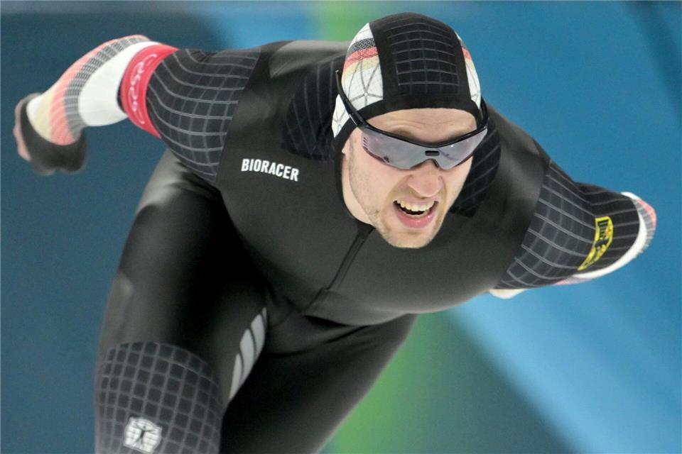 Eisschnellläufer Hendrik Dombek übt Kritik an der Sperre für seinen Teamkollegen. (Archivbild)Peter Kneffel/dpa
