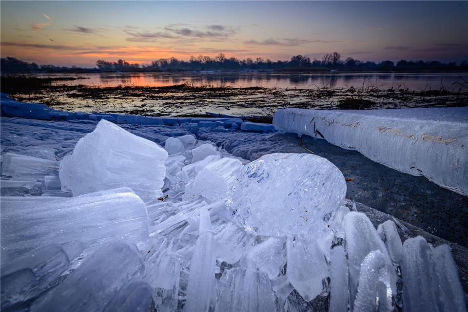Eisschollen an der OderPatrick Pleul/dpa
