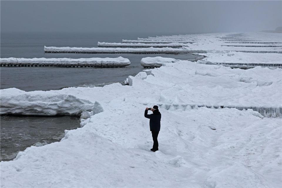 Eiszeit an der Ostsee.Bernd Wüstneck/dpa