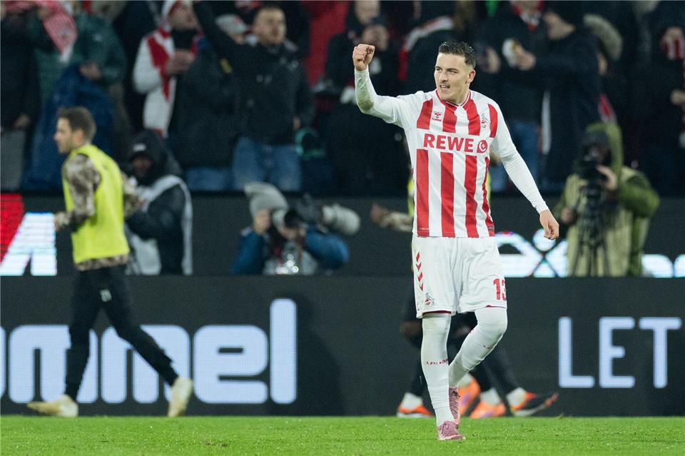 El Mala jubelt über sein Tor zum 1:0. Rolf Vennenbernd/dpa