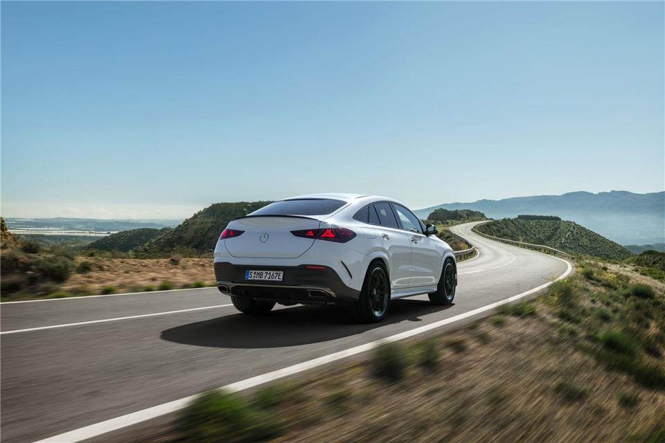 Eleganz in Bewegung: Das neue GLE Coupé von Mercedes kombiniert sportliches Design mit neuer Technologie.Andre Tillmann/Mercedes-Benz AG/dpa-tmn