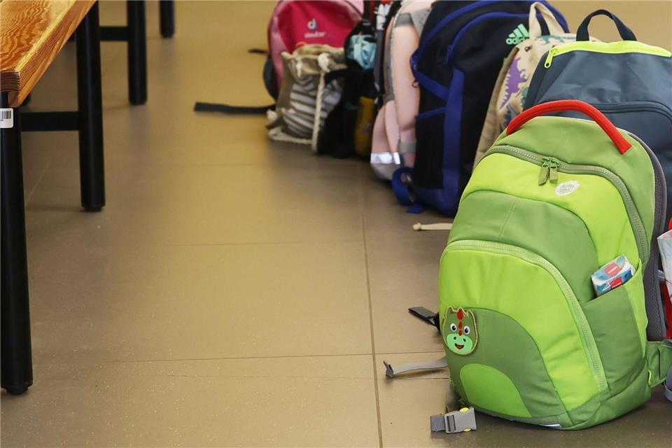 Elf Schulen in Thüringen wollen sich zu Familienschulzentren entwickeln. (Symbolbild)Bodo Schackow/dpa