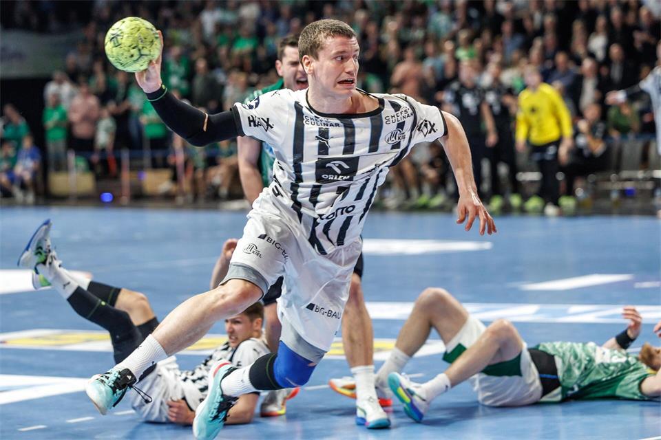 Elias Ellefsen à Skipagøtu wird Kiel am Ende der Saison verlassen. (Archivbild)Andreas Gora/dpa