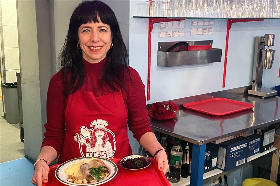 Elif Eralp führt die Linke als Spitzenkandidatin in die Wahl zum Berliner Abgeordnetenhaus am 20. September.Stefan Kruse/dpa