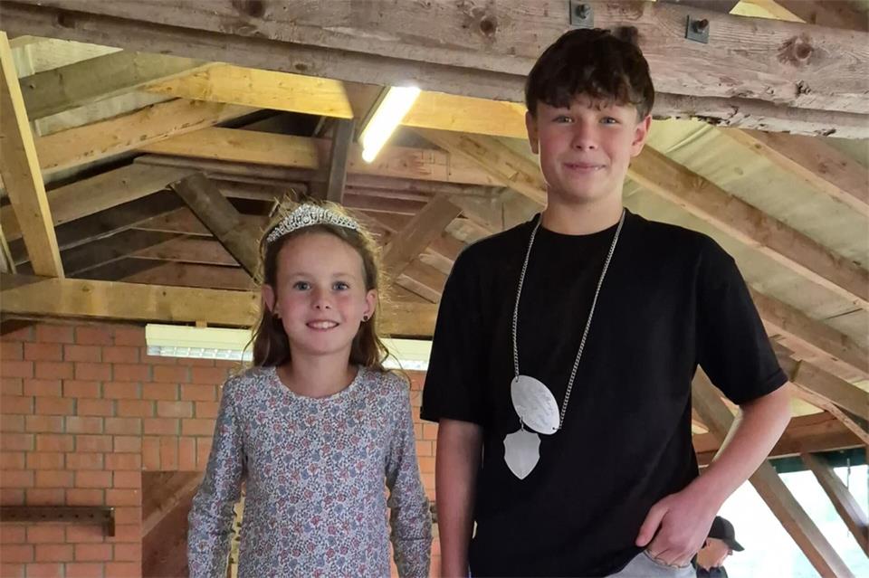 Ella Schmäing und Clemens Janosch sind das neue Kinderschützenpaar beim St.-Walburgis-Schützenverein.