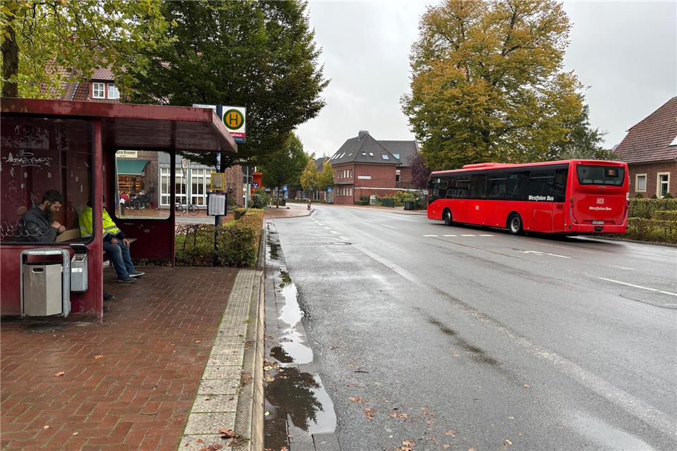 „Ellinghaus“ ist eine der drei Bushaltestellen, die zukünftig zu einer Mobilstation mit überdachten Fahrradabstellplätzen werden soll.