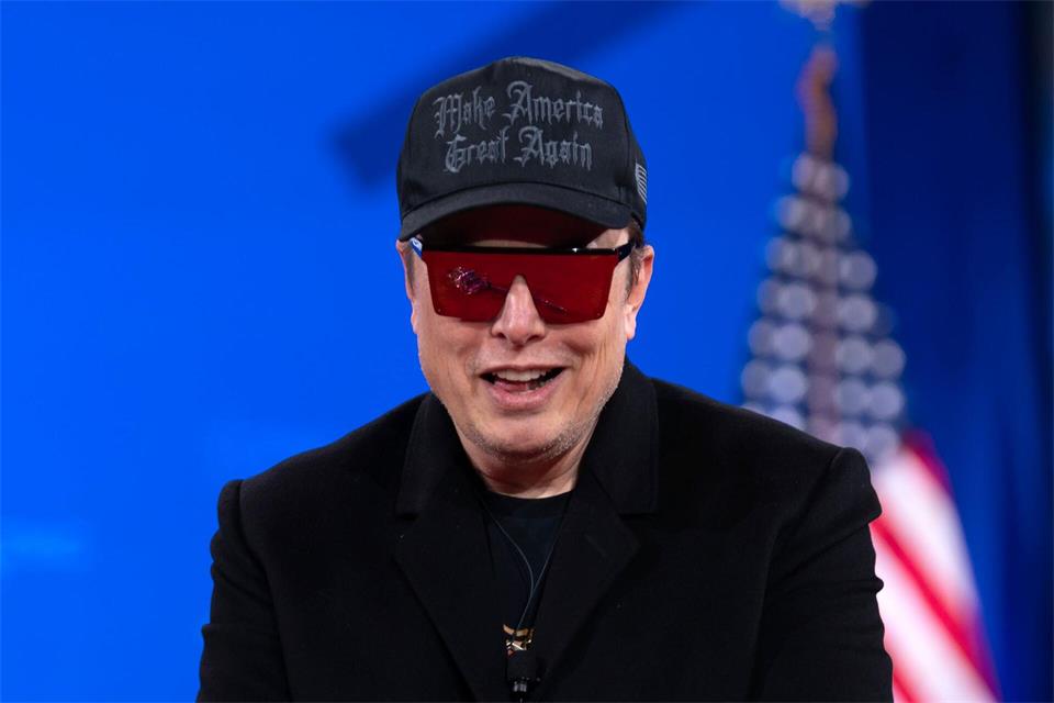 Elon Musk will seine KI-Firma gemäß den Wünschen von US-Präsident Donald Trump umbenennen. (Archivbild)Jose Luis Magana/AP/dpa