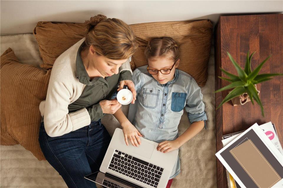 Bloßgestellt und schikaniert: Was tun gegen Cybermobbing? Eltern sollten ihren Kindern vermitteln, dass im digitalen Raum die gleiche Höflichkeit, der gleiche Respekt und die gleiche Rücksicht wie im realen Leben gelten.Schau Hin!/dpa-tmn